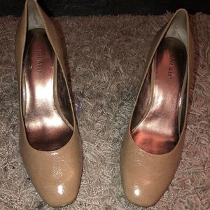 Nine West Round Toe Patent Heel Size 10